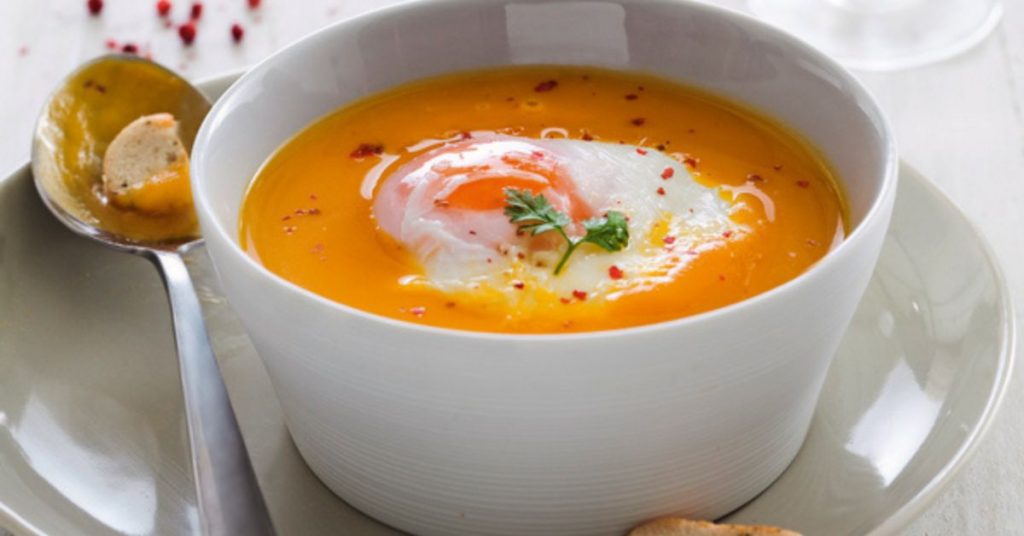 Sopa De Tomate Com Ovo Escalfado Cl Nica Be Slim